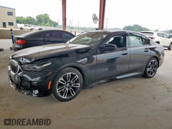 2025 BMW 5 Series 530i с VIN WBA43FJ06SCT74637, выставлен на аукционе Copart как лот 57398745 с пробегом 10 580 миль миль и Чистый • Clean title. История ставок и продаж доступна на DreamBid. Изображение 1.
