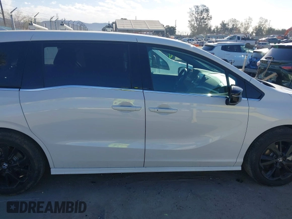 2024 Honda Odyssey Sport with VIN 5FNRL6H70RB061575, listed as a IAAI auction lot 41684598 with 8,187 mi miles and . Bid and sale history available at DreamBid. Image 14.
