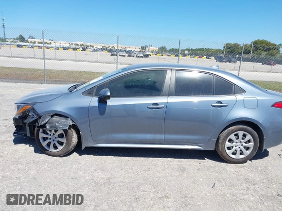 2025 Toyota Corolla LE z VIN 5YFB4MDEXSP240479, wystawiony jako IAAI lot #41769331 z przebiegiem 1075 mil mil oraz . Historia ofert i sprzedaży dostępna na DreamBid. Obrazek 15.