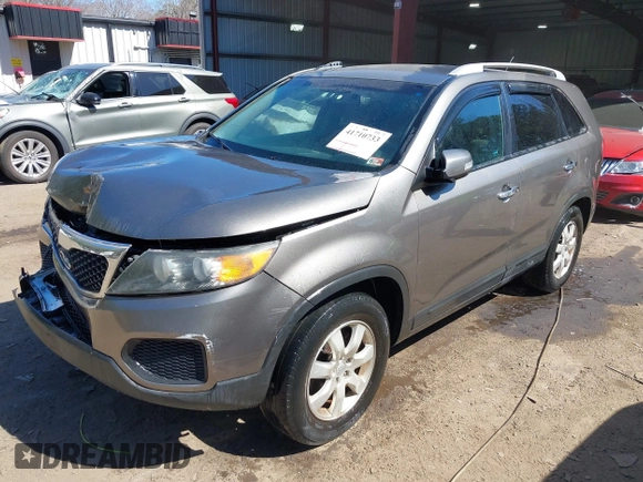 2012 Kia Sorento LX with VIN 5XYKT3A20CG188728, listed as a IAAI auction lot 41710733 with 141,109 mi miles. Bid and sale history available at carsss.com. Image 2.