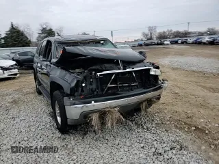 2003 Chevrolet Suburban LT with VIN 3GNGK26UX3G136660, listed as a Copart auction lot 82666304 with 0 mi miles and Salvage Title. Bid and sale history available at carsss.com. Image 12.