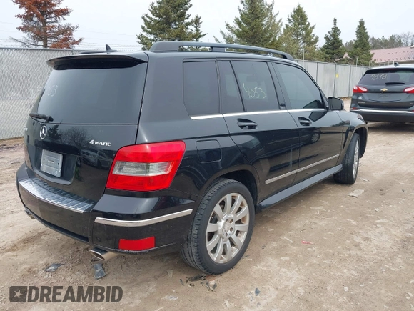 2010 Mercedes-Benz GLK GLK 350 with VIN WDCGG8HB1AF402262, listed as a IAAI auction lot 41924053 with 118,745 mi miles. Bid and sale history available at carsss.com. Image 4.