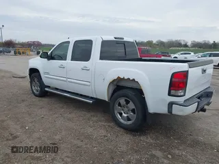 2007 GMC Sierra Denali z VIN 2GTEK638671689948, wystawiony jako IAAI lot #41963753 z przebiegiem 192 416 mil mil oraz . Historia ofert i sprzedaży dostępna na DreamBid. Obrazek 3.