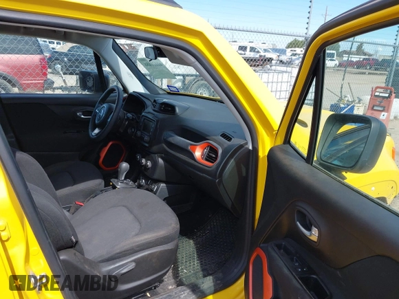 2018 Jeep Renegade Sport with VIN ZACCJBAB8JPJ09093, listed as a IAAI auction lot 42221486 with 58,802 mi miles and . Bid and sale history available at DreamBid. Image 5.