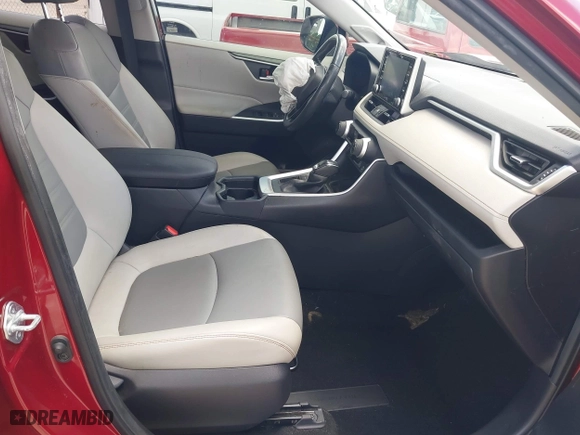 2021 Toyota RAV4 XLE Premium with VIN JTMC1RFV2MD080837, listed as a IAAI auction lot 42049997 with 25,823 mi miles. Bid and sale history available at carsss.com. Image 5.