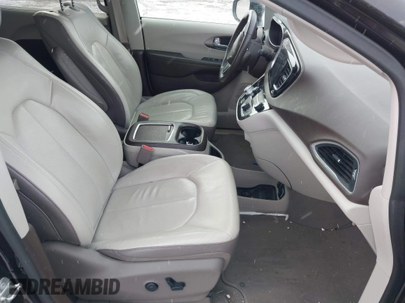 2018 Chrysler Pacifica Touring L Plus z VIN 2C4RC1EGXJR261251, wystawiony jako IAAI lot #41180745 z przebiegiem 82 548 mil mil oraz . Historia ofert i sprzedaży dostępna na DreamBid. Obrazek 5.