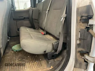 2019 Ford F-250 XL z VIN 1FT7X2B64KEC60947, wystawiony jako IAAI lot #42674456 z przebiegiem 117 379 mil mil oraz . Historia ofert i sprzedaży dostępna na DreamBid. Obrazek 10.