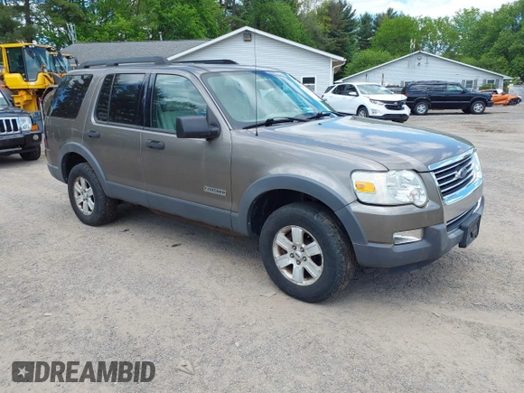 2006 Ford Explorer XLT z VIN 1FMEU73E96UA31318, wystawiony jako IAAI lot #42230310 z przebiegiem 134 071 mil mil oraz . Historia ofert i sprzedaży dostępna na DreamBid. Obrazek 1.