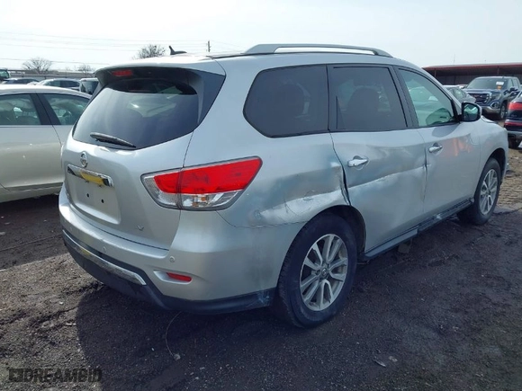 2013 Nissan Pathfinder Platinum with VIN 5N1AR2MN8DC611132, listed as a IAAI auction lot 41577473 with 119,497 mi miles. Bid and sale history available at carsss.com. Image 4.