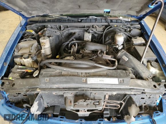 2001 Chevrolet S-10 LS with VIN 1GCCT19W418122235, listed as a Copart auction lot 50587305 with 212,072 mi miles and Non Repairable. Bid and sale history available at carsss.com. Image 11.
