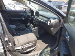 2019 Kia Forte LXS z VIN 3KPF24AD4KE081480, wystawiony jako IAAI lot #42073063 z przebiegiem 100 605 mil mil oraz . Historia ofert i sprzedaży dostępna na DreamBid. Obrazek 5.