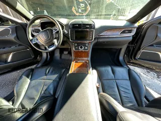 2017 Lincoln Continental Livery with VIN 1LN6L9UK9H5617828, listed as a Copart auction lot 81454764 with 236,983 mi miles and Clean Title. Bid and sale history available at carsss.com. Image 9.