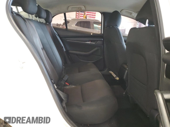 2019 Mazda 3 z VIN 3MZBPABL4KM114291, wystawiony jako Copart lot #57652945 z przebiegiem 148 644 mil mil oraz Szkoda całkowita • Salvage title. Historia ofert i sprzedaży dostępna na DreamBid. Obrazek 10.