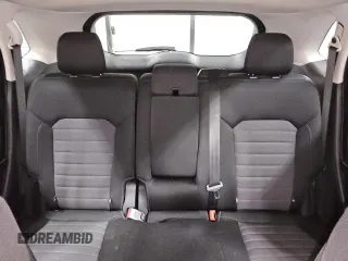 2021 Ford Edge SE z VIN 2FMPK4G95MBA23228, wystawiony jako Copart lot #51947405 z przebiegiem 80 522 mil mil oraz Czysty tytuł • Clean title. Historia ofert i sprzedaży dostępna na DreamBid. Obrazek 10.