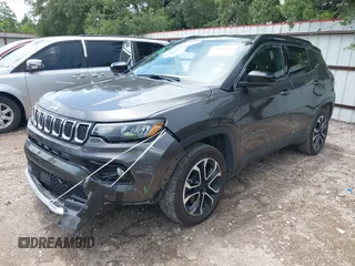 2024 Jeep Compass Limited z VIN 3C4NJDCN4RT608573, wystawiony jako IAAI lot #42510349 z przebiegiem 30 391 mil mil oraz . Historia ofert i sprzedaży dostępna na DreamBid. Obrazek 18.