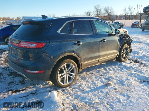 2017 Lincoln MKC Reserve with VIN 5LMTJ3DHXHUL03246, listed as a IAAI auction lot 41300071 with 125,326 mi miles. Bid and sale history available at carsss.com. Image 4.
