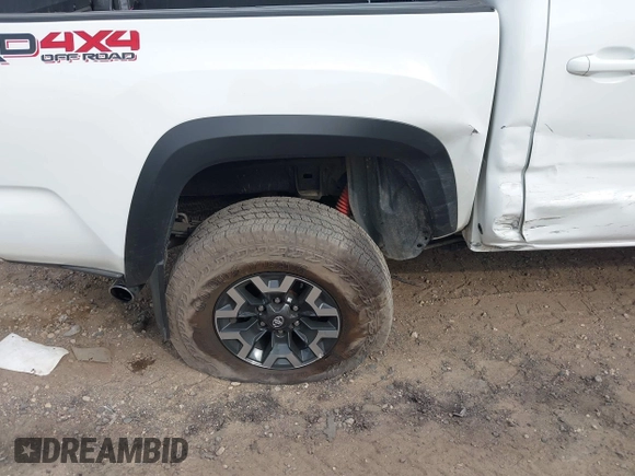 2023 Toyota Tacoma SR z VIN 3TMCZ5AN1PM637609, wystawiony jako IAAI lot #40345917 z przebiegiem 12 614 mil mil oraz . Historia ofert i sprzedaży dostępna na DreamBid. Obrazek 17.