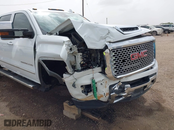 2017 GMC Sierra 2500HD Denali with VIN 1GT12UEY1HF213326, listed as a IAAI auction lot 41807632 with 224,620 mi miles and . Bid and sale history available at DreamBid. Image 6.