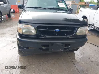 1997 Ford Explorer z VIN 1FMCU24X6VUC49032, wystawiony jako IAAI lot #42238646 z przebiegiem 241 012 mil mil oraz . Historia ofert i sprzedaży dostępna na DreamBid. Obrazek 6.