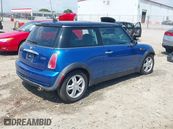 2006 MINI Hardtop with VIN WMWRC33596TJ75357, listed as a IAAI auction lot 42016124 with Not Provided miles and . Bid and sale history available at DreamBid. Image 4.