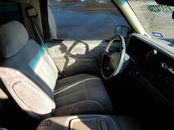 1997 GMC Yukon with VIN 1GKEK13R0VJ710179, listed as a Copart auction lot 81374234 with 186,257 mi miles and Salvage Title. Bid and sale history available at carsss.com. Image 7.