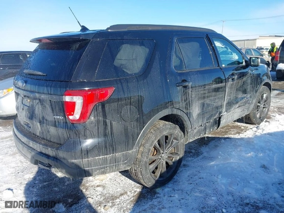 2018 Ford Explorer XLT with VIN 1FM5K8D8XJGA96528, listed as a IAAI auction lot 41382927 with 77,809 mi miles. Bid and sale history available at carsss.com. Image 4.