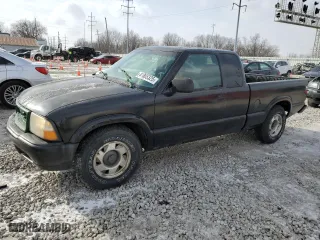 2001 GMC Sonoma SLS w/1SG Pkg with VIN 1GTCS19WX18167408, listed as a Copart auction lot 41805325 with 245,896 mi miles and Salvage Title. Bid and sale history available at carsss.com. Image 1.