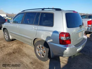 2004 Toyota Highlander with VIN JTEEP21A640064789, listed as a IAAI auction lot 41882687 with 226,136 mi miles. Bid and sale history available at carsss.com. Image 3.