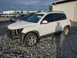 2017 Volkswagen Tiguan S with VIN WVGAV7AX3HK039090, listed as a Copart auction lot 60723615 with 72,311 mi miles and Salvage title. Bid and sale history available at DreamBid. Image 1.