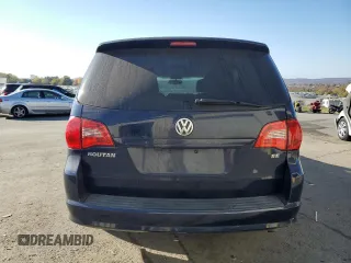 2014 Volkswagen Routan SE with VIN 2C4RVABG7ER134462, listed as a Copart auction lot 76492444 with 93,373 mi miles and Salvage title. Bid and sale history available at DreamBid. Image 6.