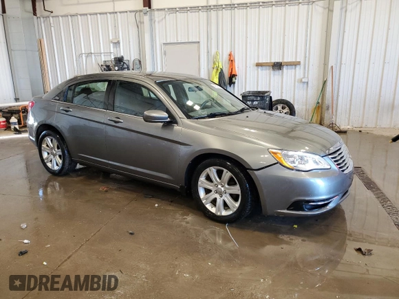 2013 Chrysler 200 LX with VIN 1C3CCBAB7DN704760, listed as a Copart auction lot 42809845 with 147,891 mi miles and Clean Title. Bid and sale history available at carsss.com. Image 4.