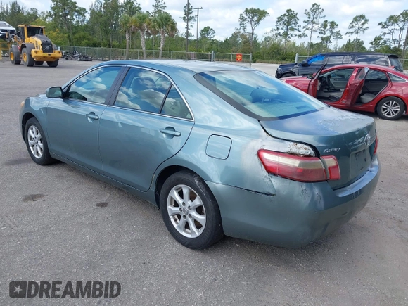 2008 Toyota Camry LE z VIN 4T1BE46K68U758676, wystawiony jako IAAI lot #42151454 z przebiegiem 137 993 mil mil oraz . Historia ofert i sprzedaży dostępna na DreamBid. Obrazek 3.
