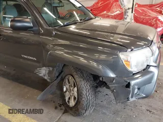 2013 Toyota Tacoma with VIN 3TMMU4FN0DM049900, listed as a IAAI auction lot 41242552 with 1 mi miles. Bid and sale history available at carsss.com. Image 6.