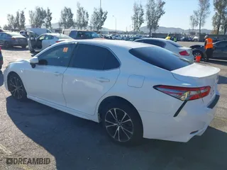2018 Toyota Camry LE with VIN 4T1B11HKXJU140631, listed as a IAAI auction lot 41761493 with 68,298 mi miles. Bid and sale history available at carsss.com. Image 3.