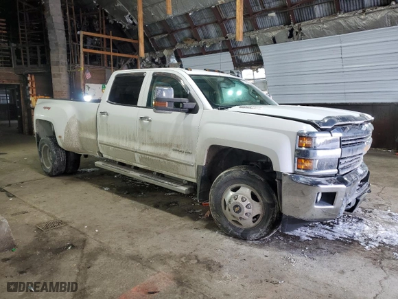 2016 Chevrolet Silverado 3500HD LTZ with VIN 1GC4K0C88GF116650, listed as a Copart auction lot 41749595 with 104,088 mi miles and Salvage Title. Bid and sale history available at carsss.com. Image 4.