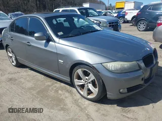2009 BMW 3 Series 335i xDrive z VIN WBAPL33539A404185, wystawiony jako IAAI lot #41778575 z przebiegiem 165 102 mil mil oraz . Historia ofert i sprzedaży dostępna na DreamBid. Obrazek 1.
