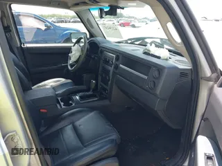 2008 Jeep Commander Sport z VIN 1J8HH48K88C101685, wystawiony jako IAAI lot #42156247 z przebiegiem 119 393 mil mil oraz . Historia ofert i sprzedaży dostępna na DreamBid. Obrazek 5.
