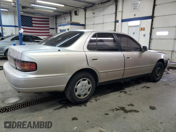 1994 Toyota Camry LE with VIN JT2SK12E3R0206520, listed as a Copart auction lot 44657735 with 203,595 mi miles and Clean Title. Bid and sale history available at carsss.com. Image 3.
