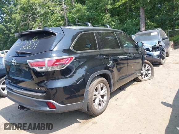 2015 Toyota Highlander XLE z VIN 5TDJKRFH2FS224327, wystawiony jako IAAI lot #42395386 z przebiegiem 118 760 mil mil oraz . Historia ofert i sprzedaży dostępna na DreamBid. Obrazek 4.