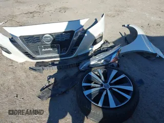 2019 Nissan Altima 2.5 Platinum with VIN 1N4BL4FV3KC114351, listed as a IAAI auction lot 41414004 with 93,291 mi miles. Bid and sale history available at carsss.com. Image 12.