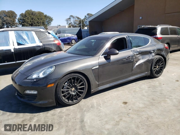 2012 Porsche Panamera S z VIN WP0AB2A70CL060210, wystawiony jako Copart lot #75267644 z przebiegiem 99 227 mil mil oraz Szkoda całkowita • Salvage title. Historia ofert i sprzedaży dostępna na DreamBid. Obrazek 1.