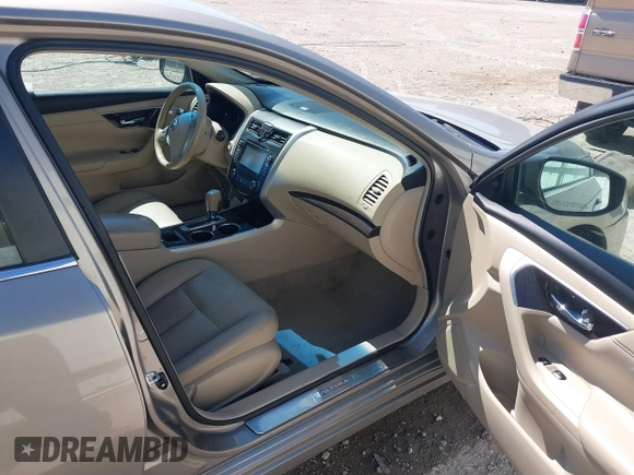 2013 Nissan Altima SV with VIN 1N4AL3AP0DN558180, listed as a IAAI auction lot 41739869 with 232,134 mi miles and . Bid and sale history available at carsss.com. Image 5.