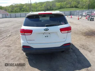 2016 Kia Sorento LX with VIN 5XYPGDA53GG183202, listed as a IAAI auction lot 42212026 with 135,482 mi miles and . Bid and sale history available at carsss.com. Image 16.