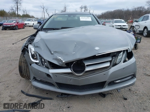 2013 Mercedes-Benz E-Class E 350 with VIN WDDKJ8JB9DF215261, listed as a IAAI auction lot 41634201 with 92,610 mi miles. Bid and sale history available at carsss.com. Image 12.