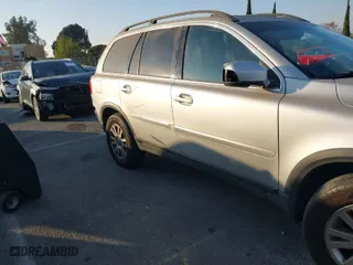 2008 Volvo XC90 I6 with VIN YV4CZ982881452326, listed as a IAAI auction lot 41017825 with 1 mi miles. Bid and sale history available at carsss.com. Image 6.