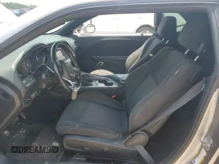 2016 Dodge Challenger SXT z VIN 2C3CDZAG8GH176838, wystawiony jako Copart lot #54515285 z przebiegiem 150 752 mil mil oraz Szkoda całkowita • Salvage title. Historia ofert i sprzedaży dostępna na DreamBid. Obrazek 7.