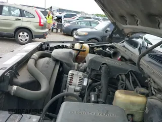 2000 Chevrolet Silverado 1500 с VIN 1GCEK14T2YZ134087, выставлен на аукционе IAAI как лот 42449559 с пробегом 214 933 миль миль и . История ставок и продаж доступна на DreamBid. Изображение 12.