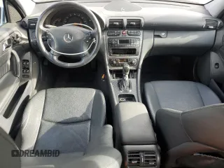 2001 Mercedes-Benz C 320 with VIN WDBRF64J81F045177, listed as a Copart auction lot 71381124 with 93,983 mi miles and Salvage Title. Bid and sale history available at DreamBid. Image 8.