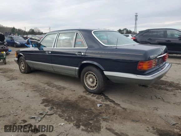 1984 Mercedes-Benz 500 z VIN WDBCA37B8EA085222, wystawiony jako Copart lot #87462054 z przebiegiem 205 226 mil mil oraz Tytuł czysty. Historia ofert i sprzedaży dostępna na DreamBid. Obrazek 2.