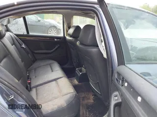 2003 BMW 3 Series 325xi with VIN WBAEU33433PH90464, listed as a IAAI auction lot 41994953 with 220,522 mi miles and . Bid and sale history available at DreamBid. Image 8.